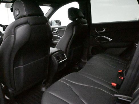 Used 2025 Acura RDX SH-AWD image 9