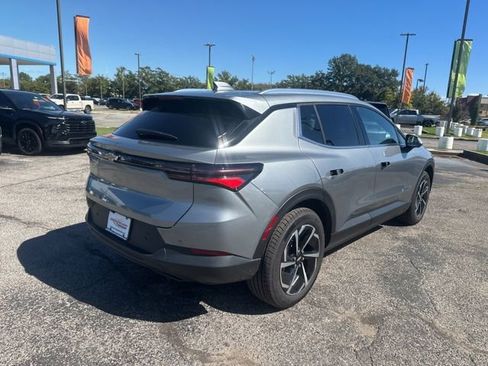 New 2026 Chevrolet Equinox EV LT image 3