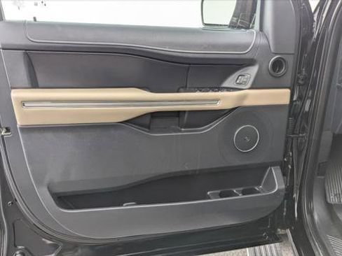 Used 2023 Ford Expedition Max Limited image 12