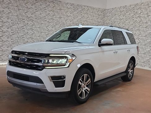 Used 2024 Ford Expedition Limited AWD/4WD image 3