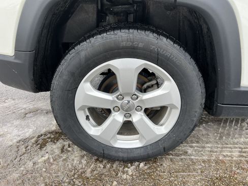 Used 2020 Jeep Compass Latitude image 39