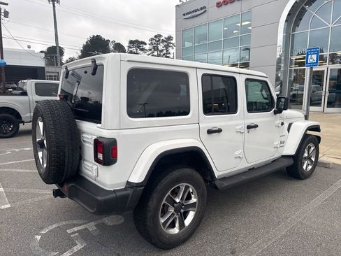 Used 2022 Jeep Wrangler Unlimited Sahara w/ Cold Weather Group image 8