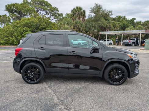 Used 2022 Chevrolet Trax LT w/ Driver Confidence Package AWD/4WD image 3