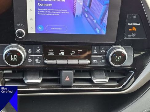 Used 2024 Toyota Highlander LE FWD image 26