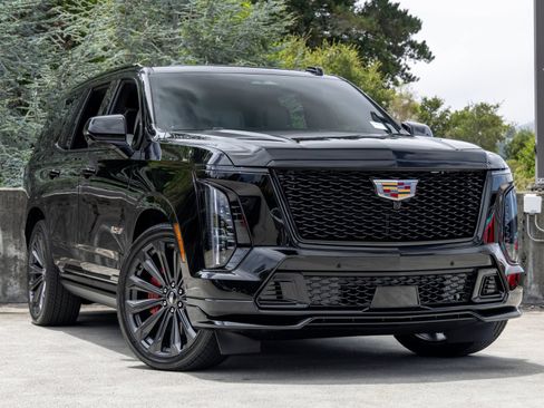 Used 2026 Cadillac Escalade V AWD/4WD image 6