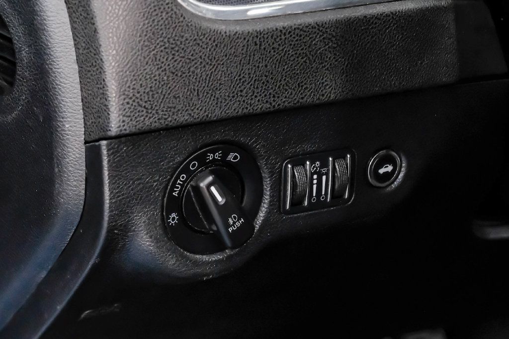 Used 2015 Dodge Charger R/T Scat Pack RWD image 39