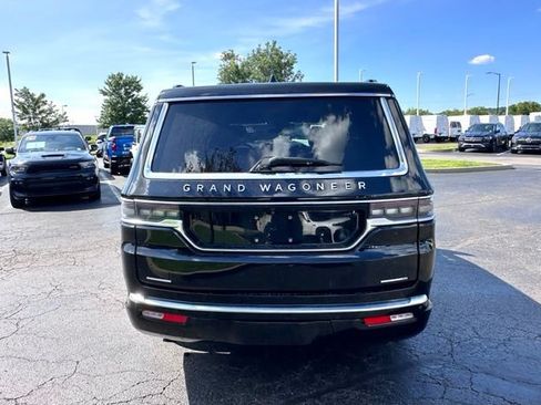 Used 2023 Jeep Grand Wagoneer Series II AWD/4WD image 11