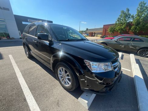 Used 2019 Dodge Journey SE w/ Premium Group FWD image 5