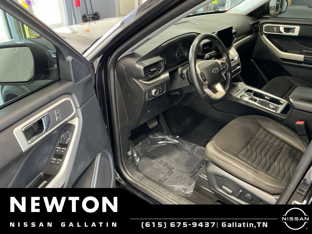 Used 2020 Ford Explorer XLT w/ Comfort Package AWD/4WD image 6
