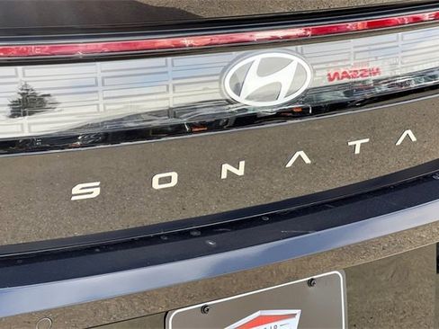 New 2025 Hyundai Sonata Limited image 9