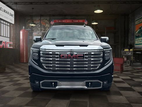 Used 2022 GMC Sierra 1500 Denali AWD/4WD image 2