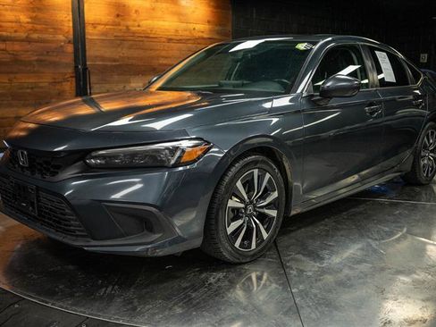 Used 2022 Honda Civic EX-L image 2