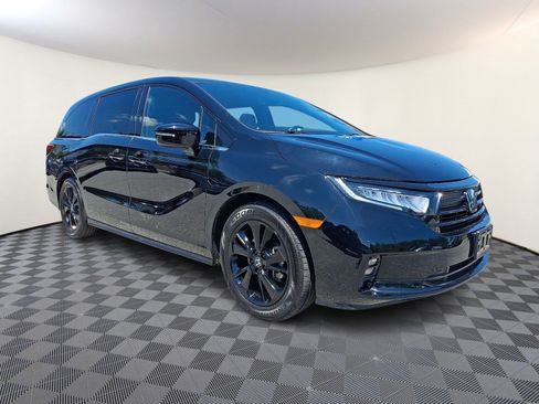Used 2023 Honda Odyssey Sport image 1
