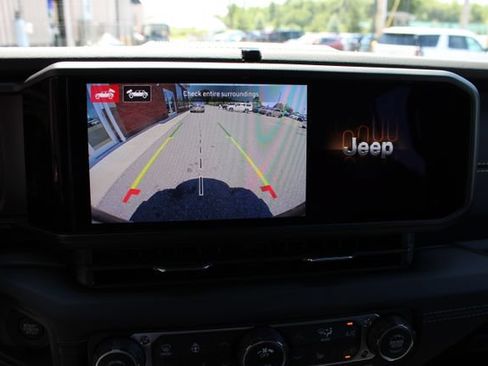 New 2026 Jeep Wrangler Unlimited Sahara AWD/4WD image 24
