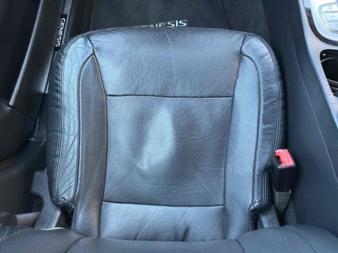 Used 2012 Hyundai Genesis 5.0 RWD image 36