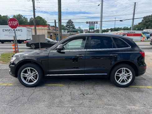 Used 2017 Audi Q5 2.0T Premium Plus w/ Technology Package image 2