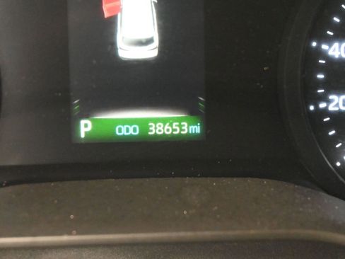 Used 2024 Toyota Sienna LE image 16