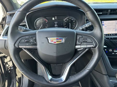 Certified 2025 Cadillac XT6 Premium Luxury image 27