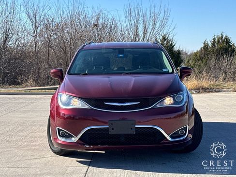 Used 2017 Chrysler Pacifica Touring-L Plus image 7