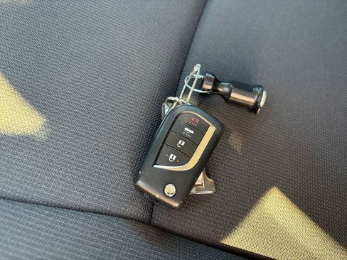 Used 2025 Toyota Corolla LE image 23