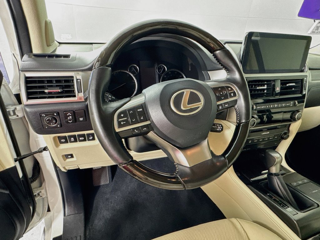 Used 2023 Lexus GX 460 Premium w/ Accessory Package AWD/4WD image 11