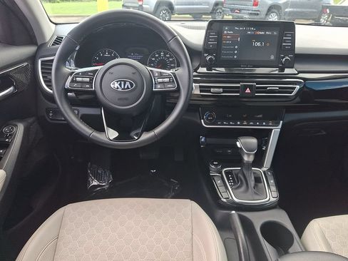 Used 2021 Kia Seltos EX AWD/4WD image 11