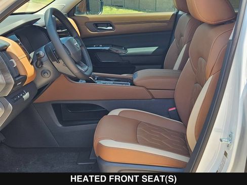 New 2026 Nissan Pathfinder Platinum FWD image 11