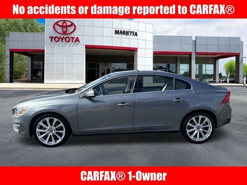 Used 2017 Volvo S60 T5 Inscription Platinum image 2