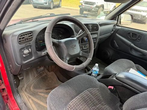 Used 2000 Chevrolet S10 Pickup LS w/ Preferred Equipment Group RWD image 11