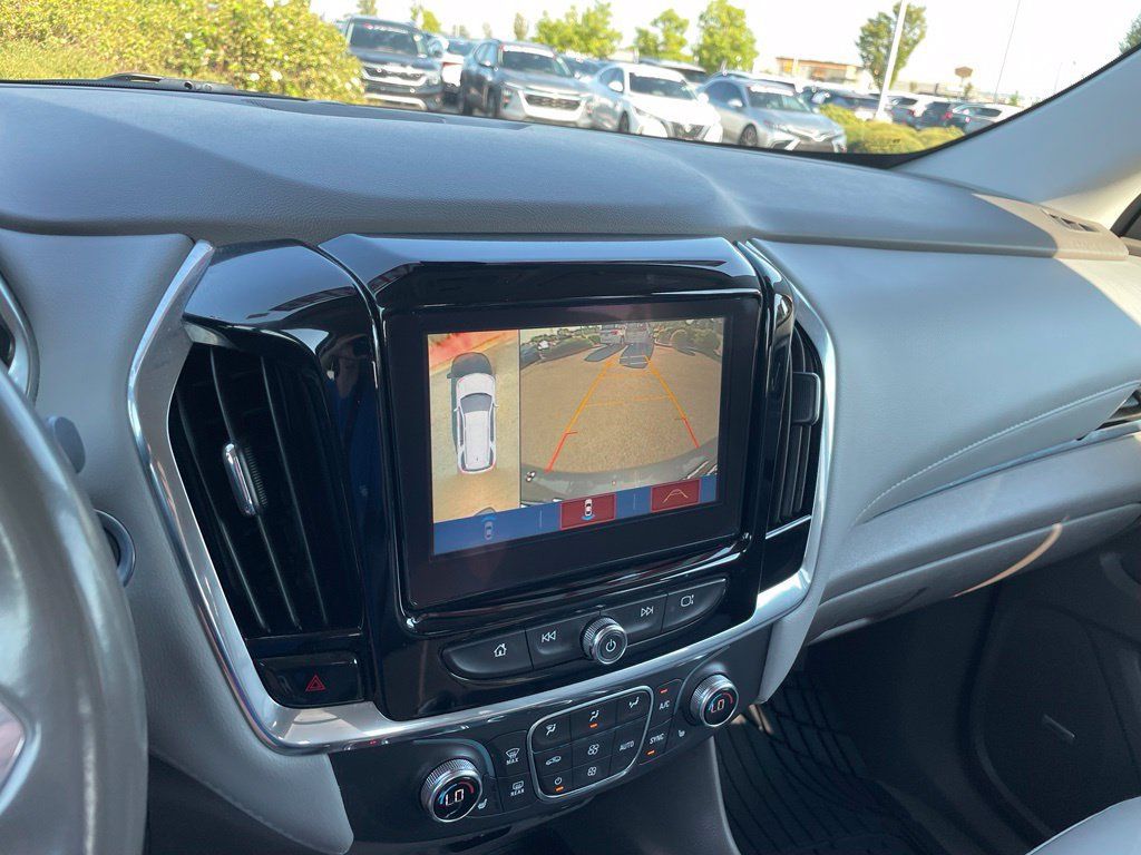 Used 2019 Chevrolet Traverse LT w/ LT Premium Package AWD/4WD image 17