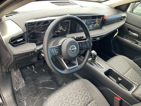 New 2025 Nissan Kicks SV w/ Illumination Package image 17