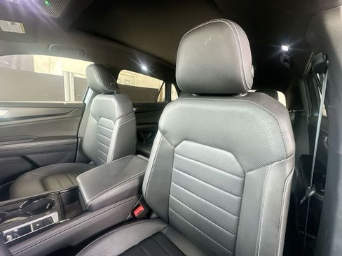 Used 2025 Volkswagen Atlas Cross Sport SEL AWD/4WD image 14