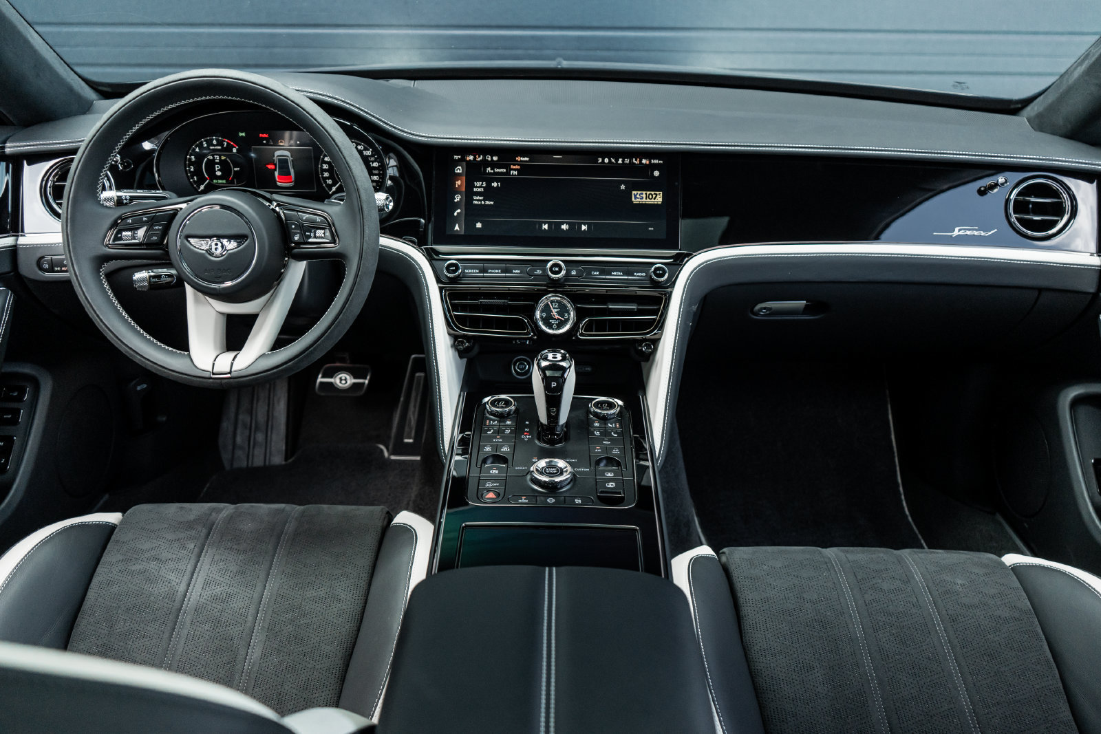 Certified 2025 Bentley Flying Spur Plug-In Hybrid AWD/4WD image 4