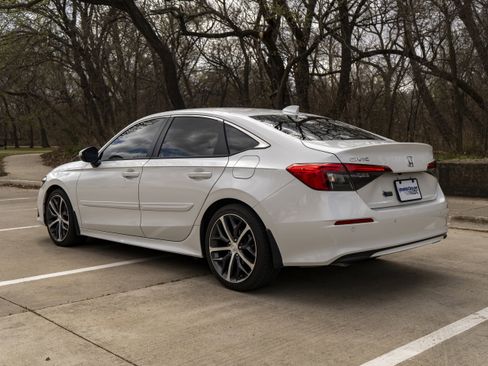 Used 2023 Honda Civic Touring image 7