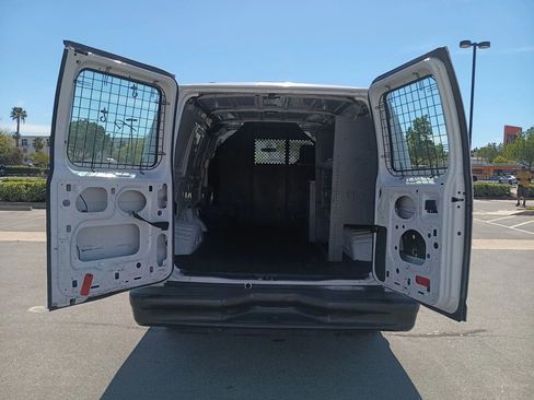 Used 2013 Ford E-150 and Econoline 150 RWD image 10