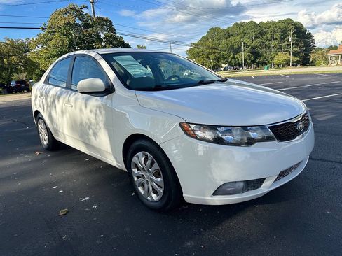 Used 2013 Kia Forte LX FWD image 4
