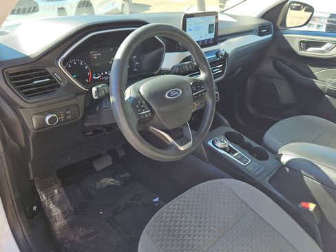 Used 2021 Ford Escape SE image 11