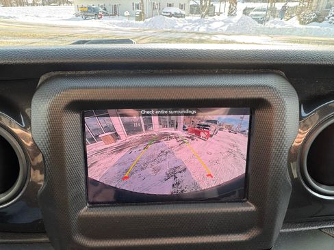 Used 2022 Jeep Wrangler Unlimited Sport image 29