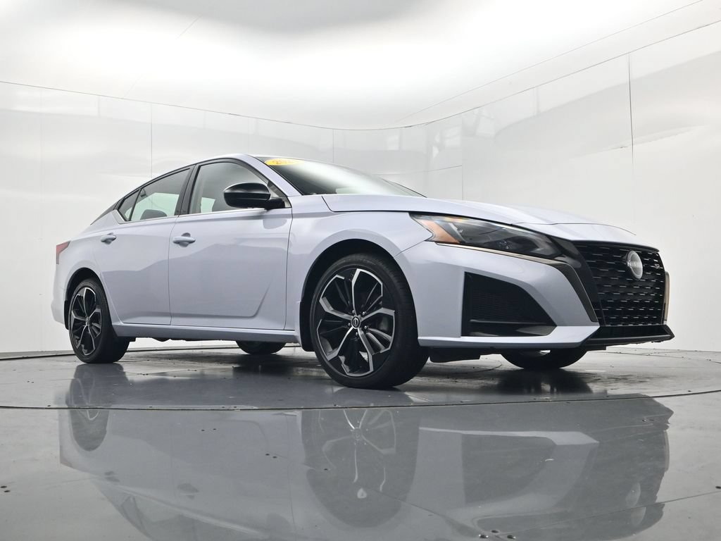 Used 2024 Nissan Altima 2.5 SR w/ SR Premium Package AWD/4WD image 43