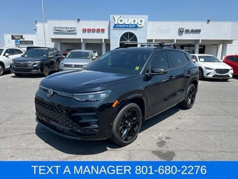 Used 2025 Volkswagen Tiguan SE R-Line AWD/4WD image 1