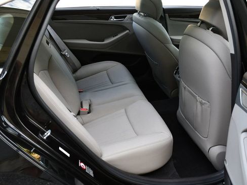 Used 2018 Genesis G80 3.8 w/ Option Group 02 RWD image 17