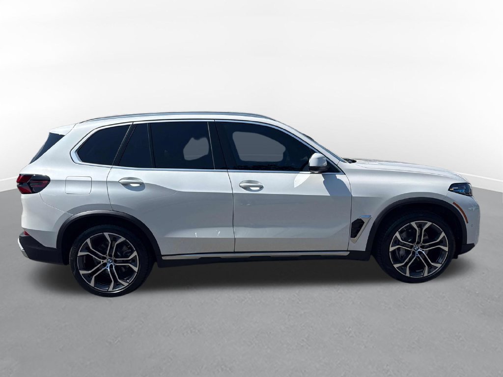 Used 2024 BMW X5 xDrive40i w/ Premium Package AWD/4WD image 5