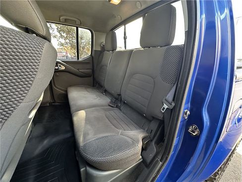 Used 2015 Nissan Frontier PRO-4X image 16