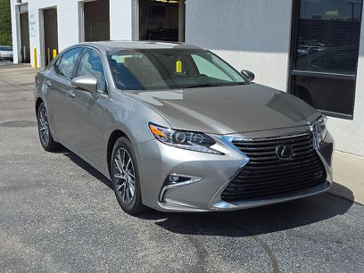 Used 2017 Lexus ES 350 w/ Luxury Package