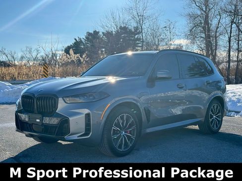 Used 2025 BMW X5 xDrive50e w/ M Sport Package image 5