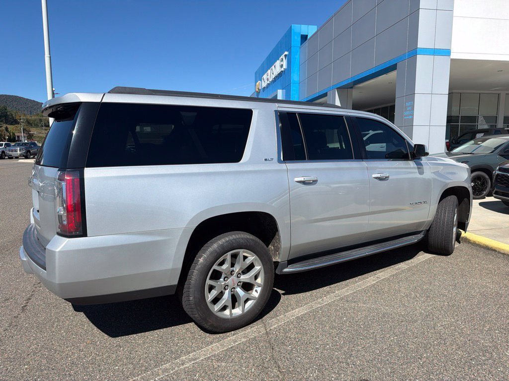 Used 2019 GMC Yukon XL SLT w/ Open Road Package AWD/4WD image 4