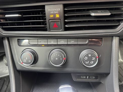 Used 2020 Volkswagen Jetta SE FWD image 17