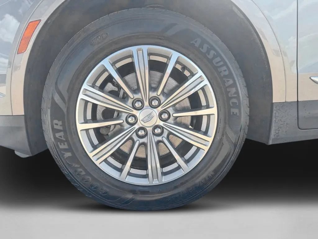 Used 2018 Cadillac XT5 Luxury w/ Driver Awareness Package FWD image 31