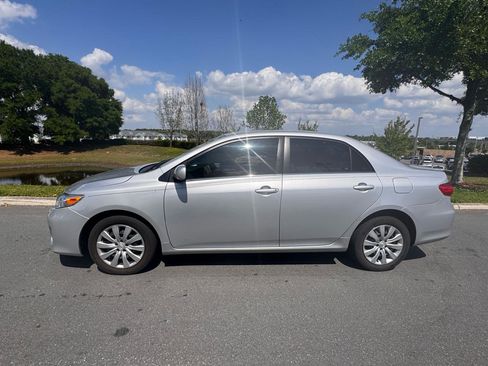 Used 2013 Toyota Corolla LE image 8