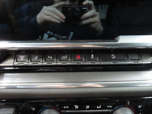 Used 2025 Chevrolet Silverado 2500 High Country w/ High Country Premium Package image 53